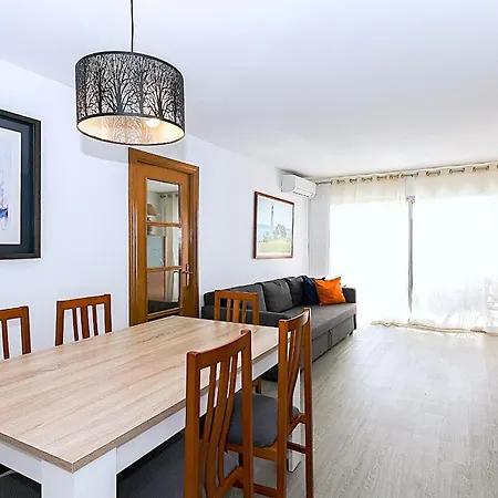 Apartman Arena - *
